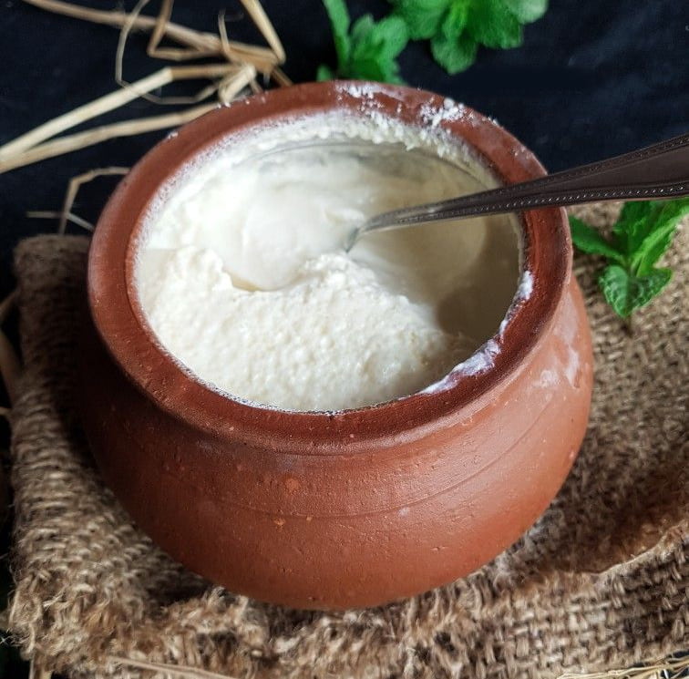 jujudhau in matka (curd)